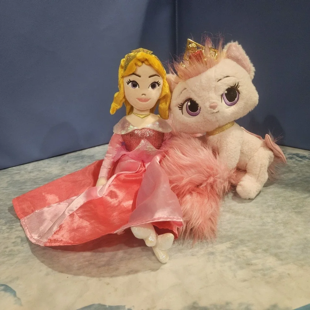 Disney Princess Aurora Sleeping Beauty & Palace Pet Plush Bundle Lot Pink Cat‎